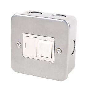 Niglon Metal Clad 13A Switched Fused Spur Unit